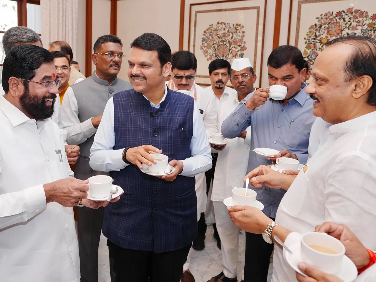 cuttack-traders-close-shops-pay-tributes-to-martyrs