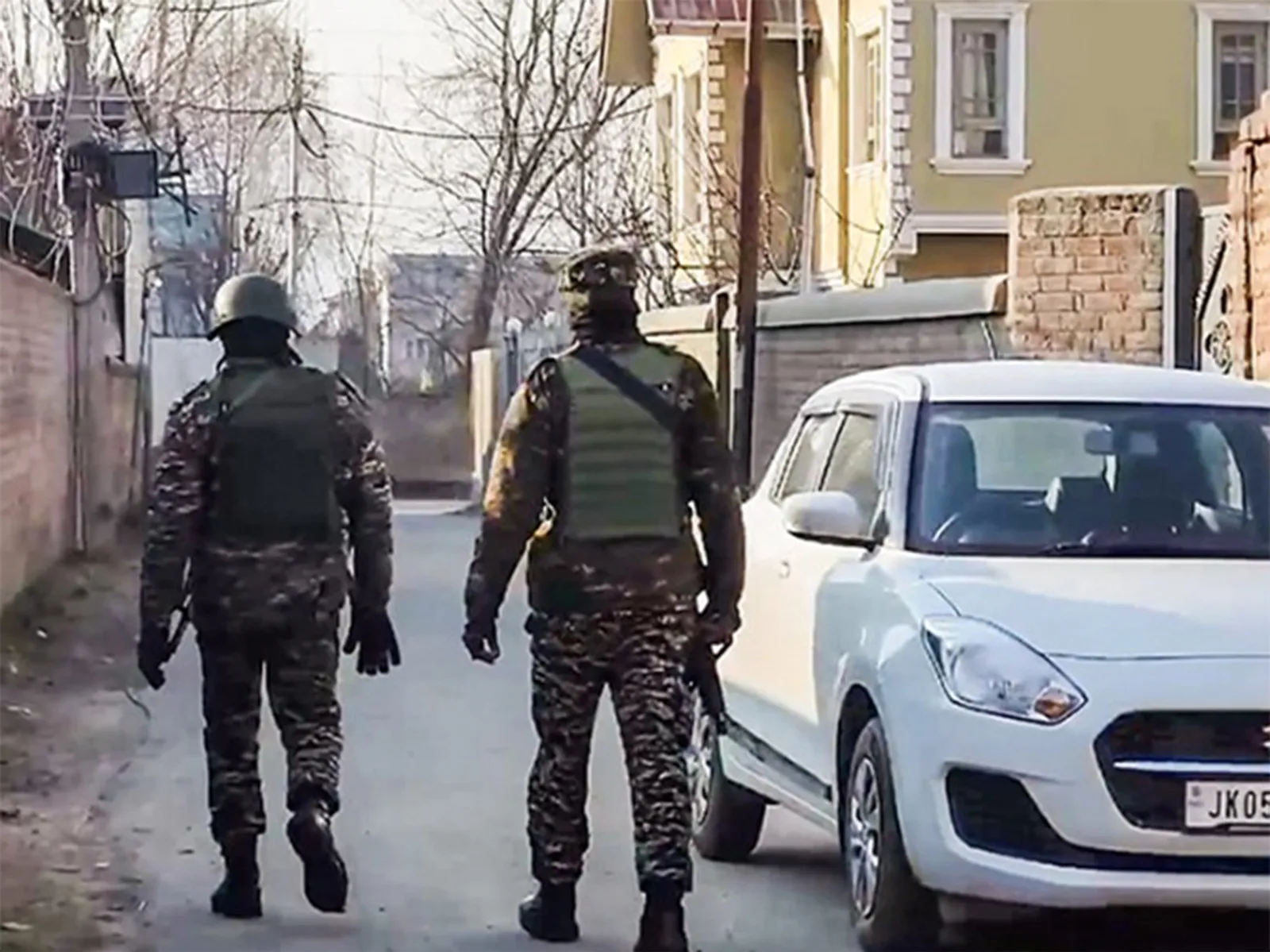 janhvi-kapoor-hospitalised-due-to-food-poisoning