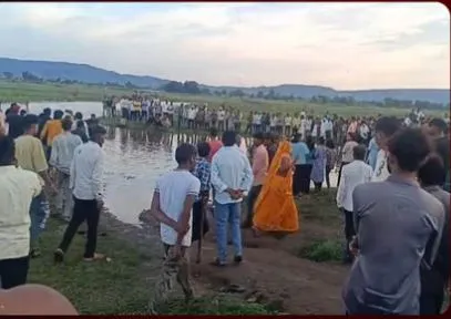 Durga Puja Tragedy in MP: 13 Killed as Tractor Falls in Lake