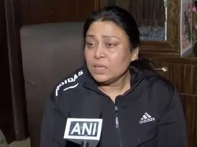 Caught on camera: Goons strip, brutally assault father-son duo in Delhi