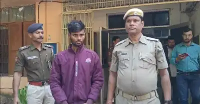 Bhubaneswar cab driver robs tourist : Escapes with valuables imported from Thailand, held