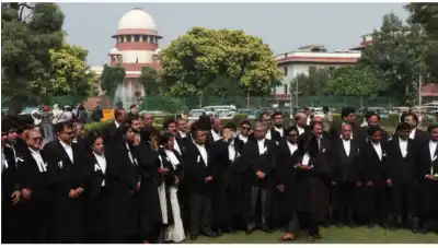 Supreme Court Lawyers protest against detention of Advocates during anti-CEC demonstrations