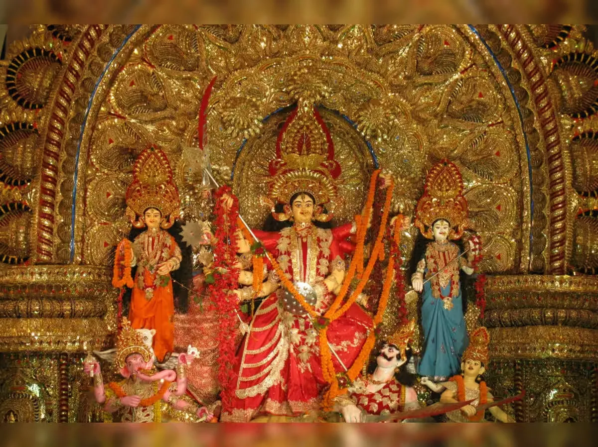 Maha Saptami: Maa Durga appears as Maa Kalaratri

