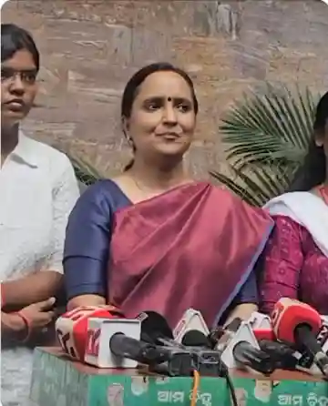 ‘Waving Tricolour Is Not a Crime’: BJD’ leader Sujata Rout backs Delhi protests