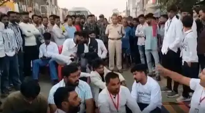 Two youths stabbed over minor dispute in Nuapada; NH-353 blocked
