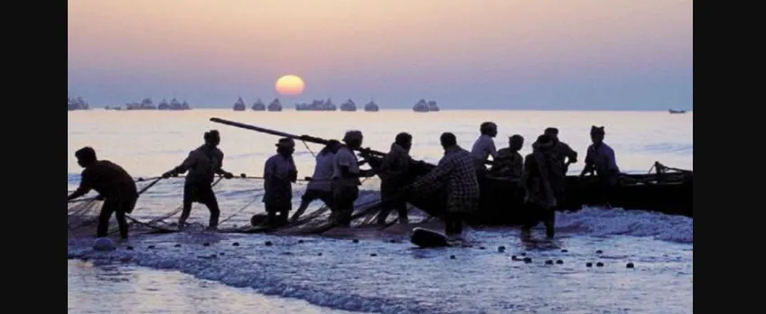 Fishermen return to shore amid rough sea warning in Odisha’s Ganjam