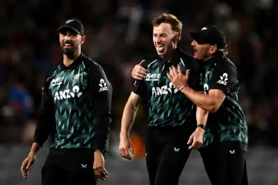 Jacob Duffy and Glenn Phillips guide Kiwis to 87-run win in Auckland