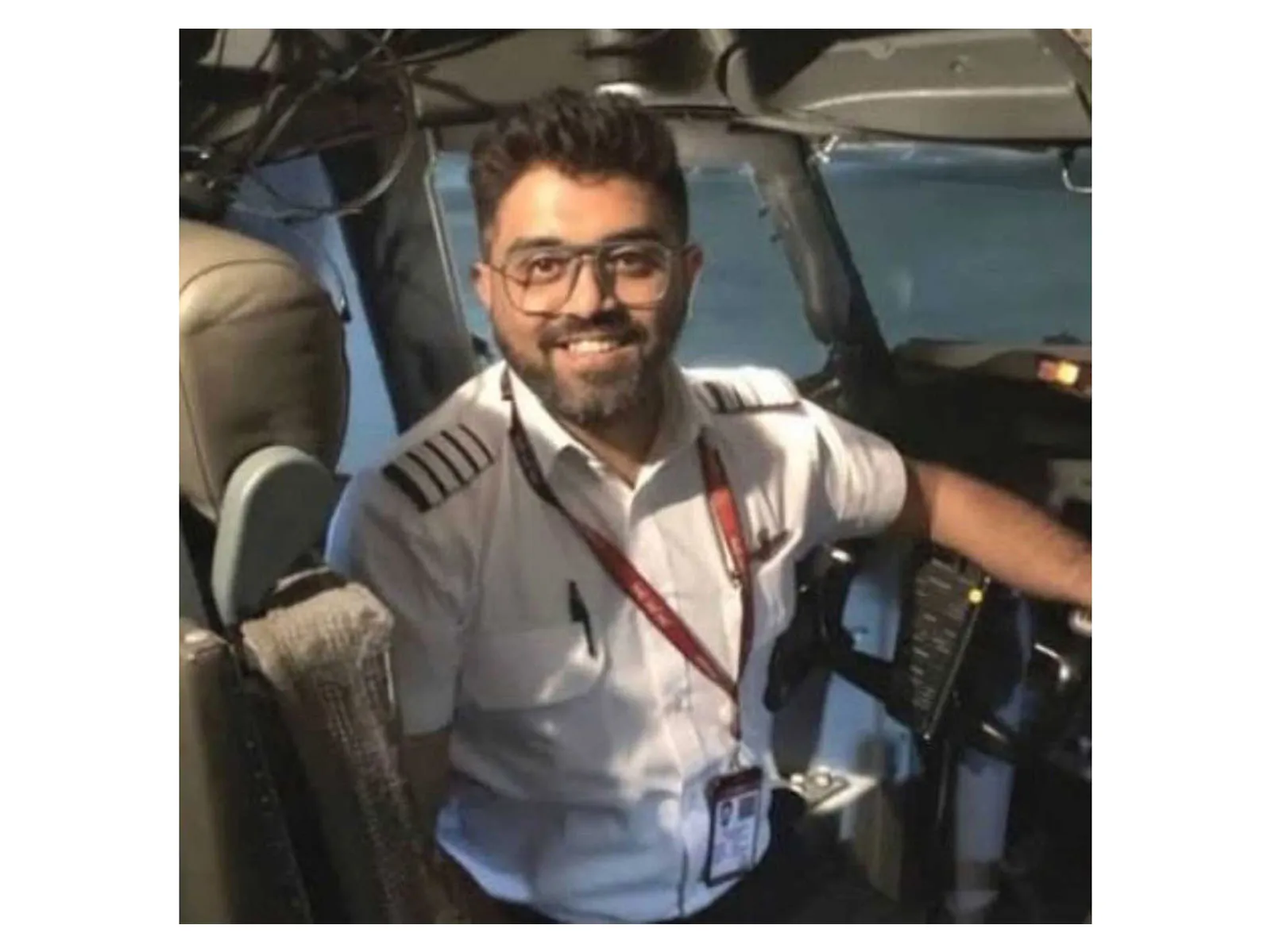 EaseMyTrip honours Captain Smit Machchhar’s courage with five years of complimentary domestic air travel for his family