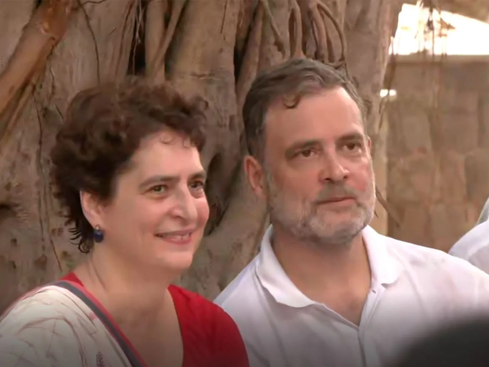 CEC's resignation: Rahul, Priyanka Gandhi stage sit-in outside EC office