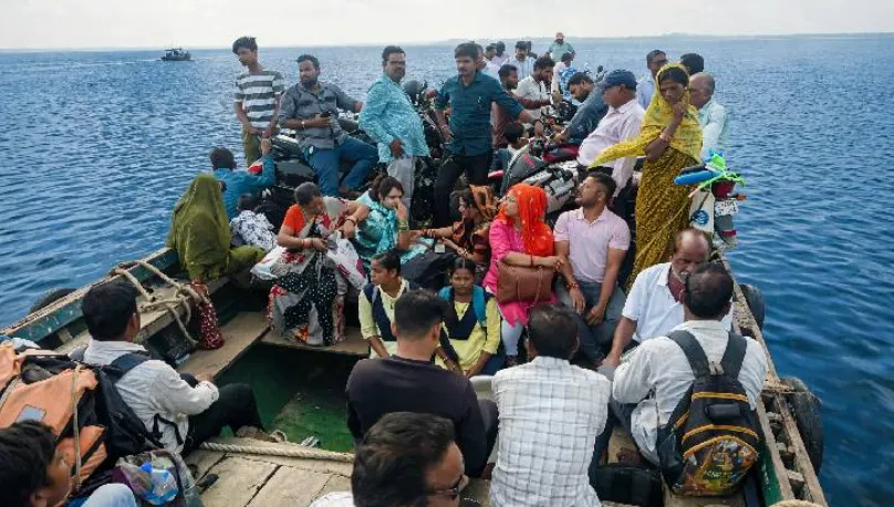 Over 50 people & 20 bikes stuck mid- Chilika

