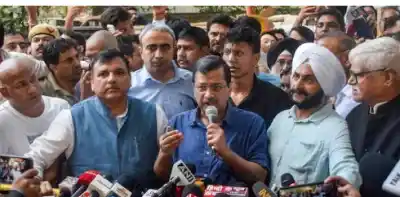 AAP workers stopped by police during protest over alleged ‘Vote Theft’ in Delhi