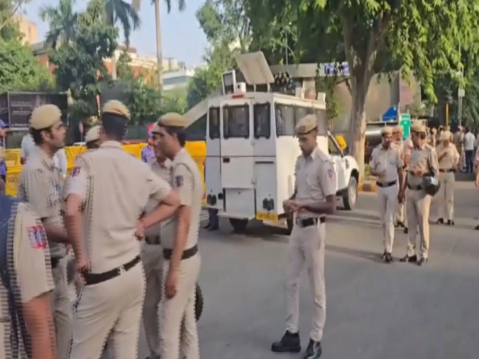 Internet services suspended within 4-km radius of Janpath-Kartavya Path crossing ahead of Oct 10 protest