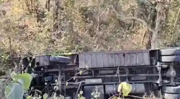 Passenger bus overturns at Baringi Ghat, 10 injured