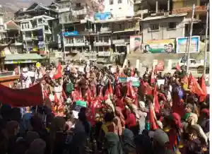 Nationwide strike by 'Trade Unions and Farmers' affected normal life in Himachal Pradesh
