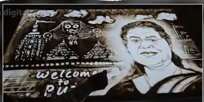 Artist Manas Sahoo creates sand art to welcome President Murmu ahead of visit