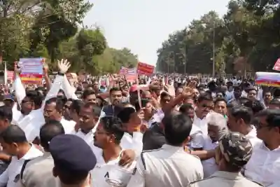 Contractors protest tender policy changes in Bhubaneswar