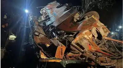 18 killed in Nepal as bus plunges into river