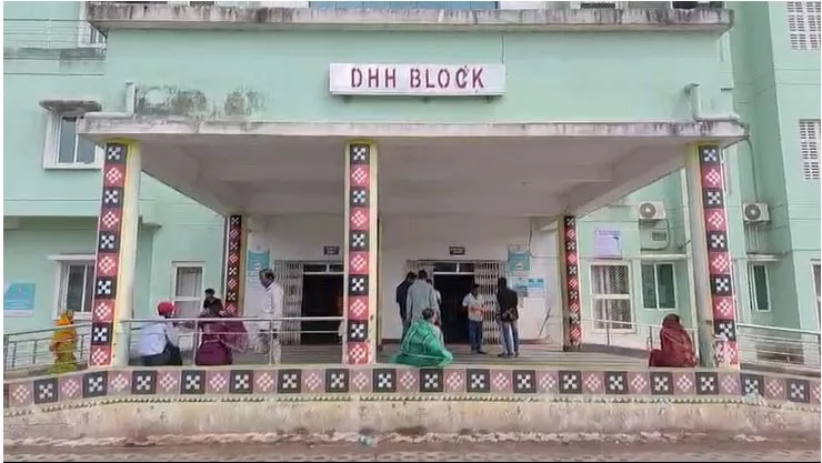 delhi-sees-surge-in-number-of-people-with-eye-throat-respiratory-issues