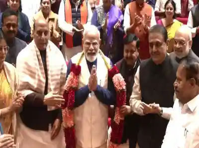 MPs felicitate PM Modi for India-US trade agreement at NDA Parliamentary party meeting