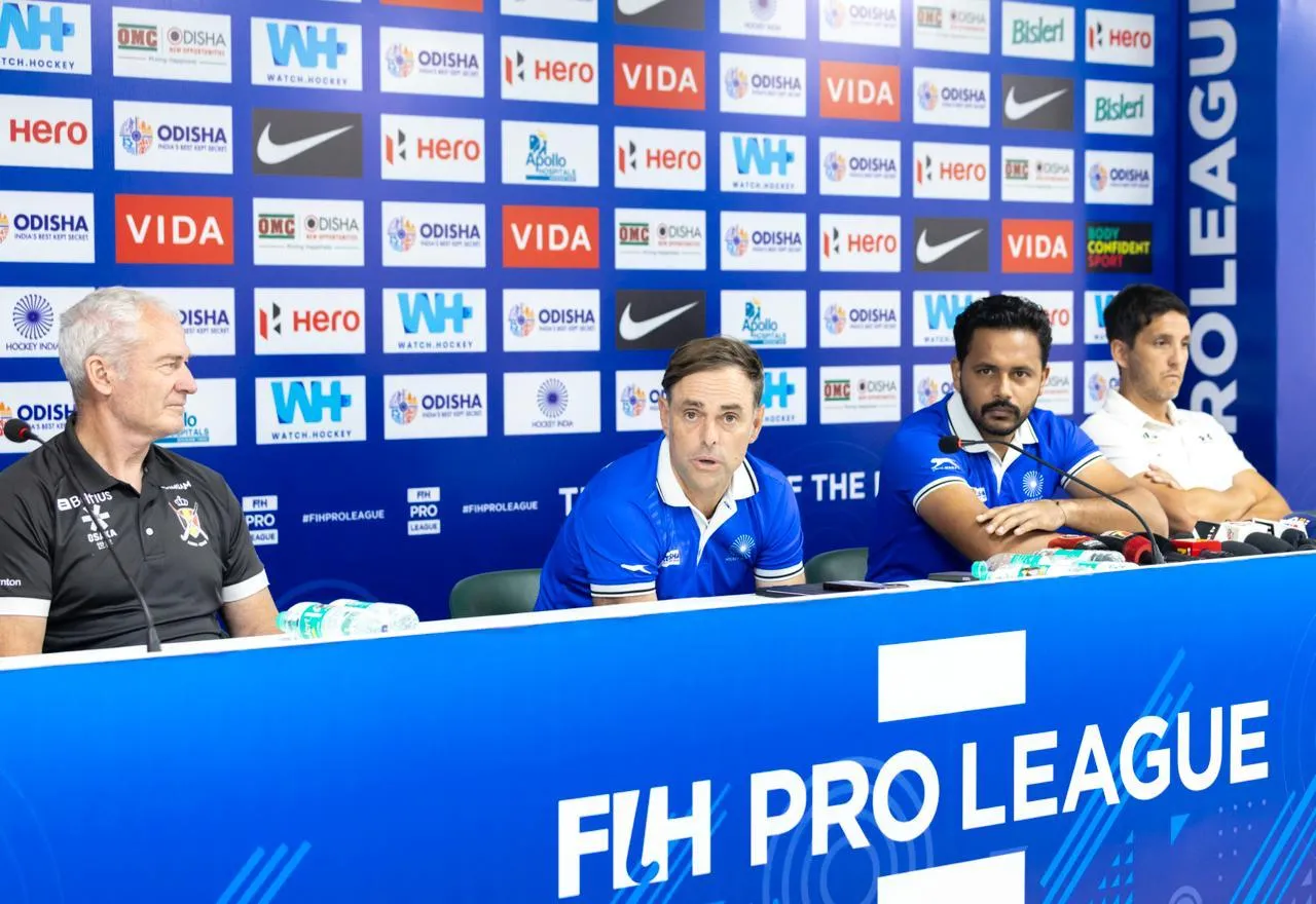 bus-skids-off-road-in-kendrapra-1-critical