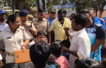 Over 15 children hospitalized after eating Ice-Cream in Odisha’s Banki