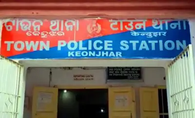 Two police personnel injured in alleged attack by liquor traders in Keonjhar