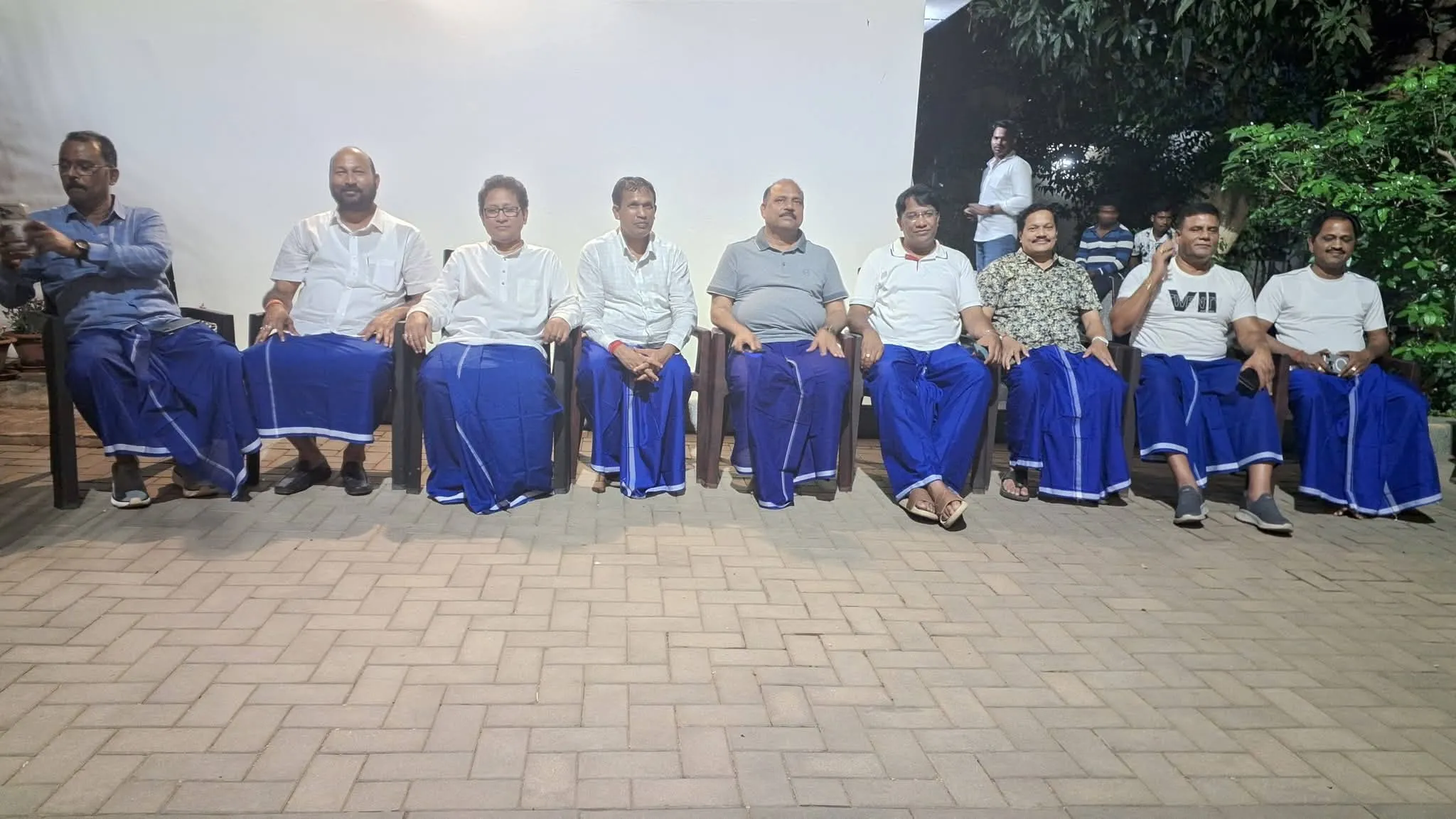 berhampur-artist-crafts-miniature-chalk-sculptures-of-pm-modi-and-his-mother-for-birthday-tribute