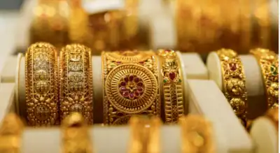 Gold Futures Drop Rs 2,225 to Rs 1.56 Lakh per 10g Amid Strong US Dollar and Global Market Concerns