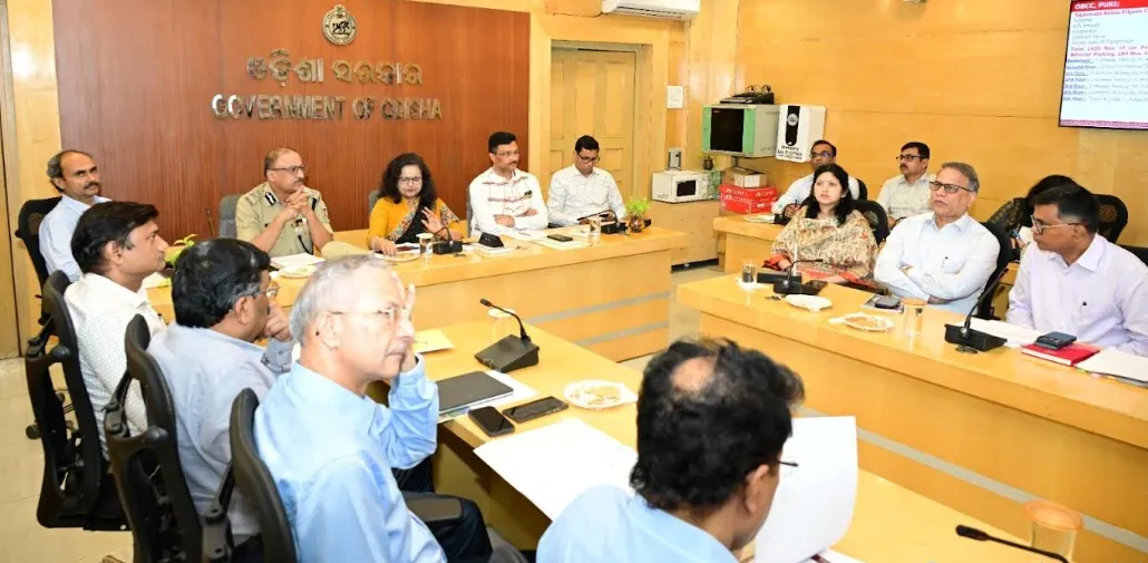 pangolin-from-nandankanan-fitted-with-tracker-released-in-similipal