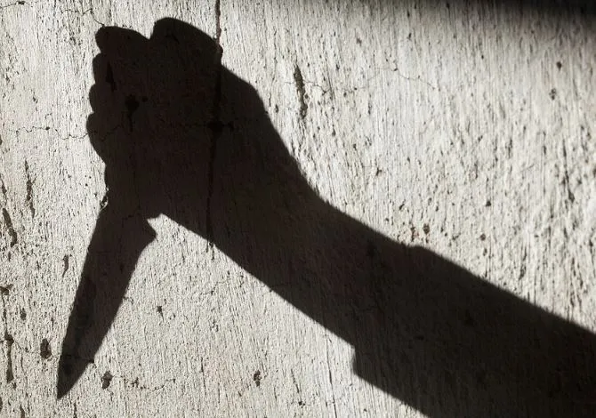 Youth stabs elderly beggar on running train in Odisha for alms!

