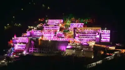 Over 2 lakh pilgrims visit Maa Vaishno Devi shrine during Navratri, authorities ensure smooth yatra