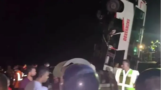 Bangladesh: 23 dead, several injured as bus falls in Padma River