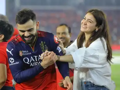 Virushka moment! Virat Kohli blows flying kiss to Anushka after RCB's 6-wicket win over SRH