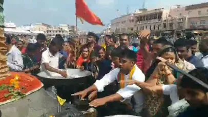 Stampede like situation at Puri on Dola Purnima as devotees gather in huge numbers