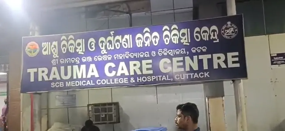 Tragic road mishap in Cuttack: 2 dead in late-night collision