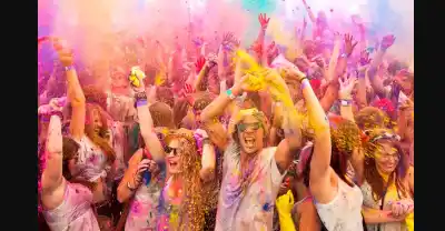 When colors danced to 90’s beats: The golden era of Holi songs