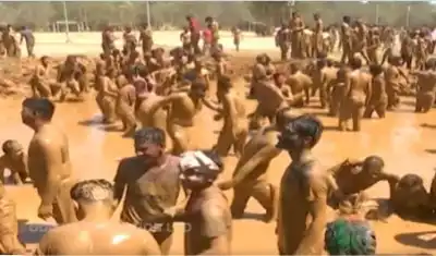 ‘Mud Holi’ turns antic in NIT Rourkela: Techies enjoy clay shringar ditching toxic, inorganic dyes