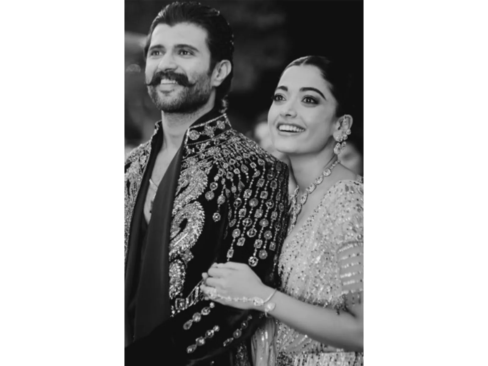 new-normal-kolkatas-traditional-durga-pujas-to-restrict-visitors