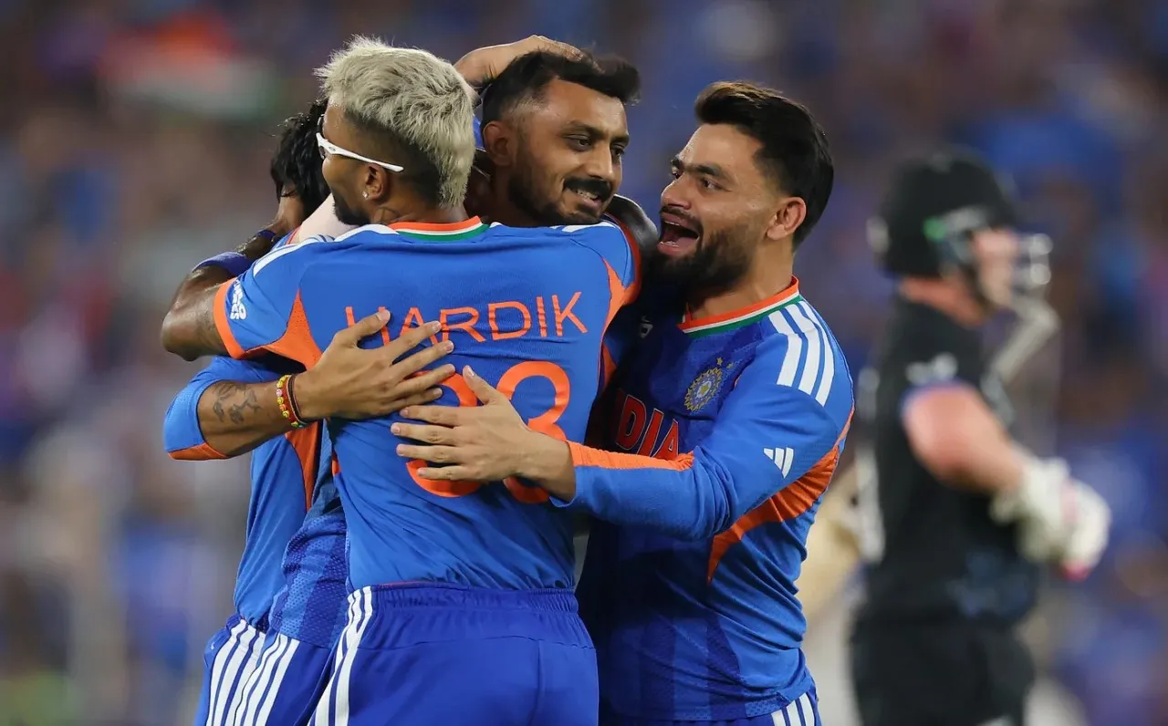 odisha-ravi-shastri-meets-cm-naveen-discusses-about-cricket-infra-development-in-state