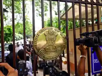 Excise Policy case: Delhi High Court stays adverse remarks against CBI, asks trial court to defer PMLA proceedings