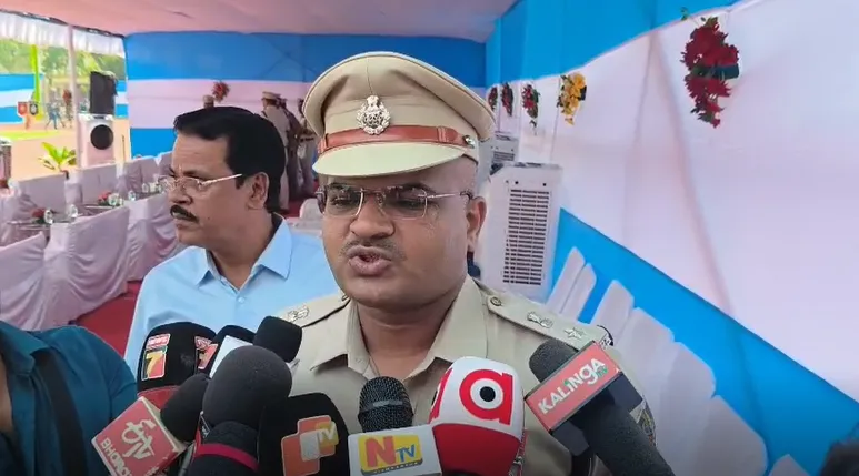 A young woman tragically died under suspicious circumstances after falling from the third floor of a building in Cuttack's Badambadi area late on Tuesday night.