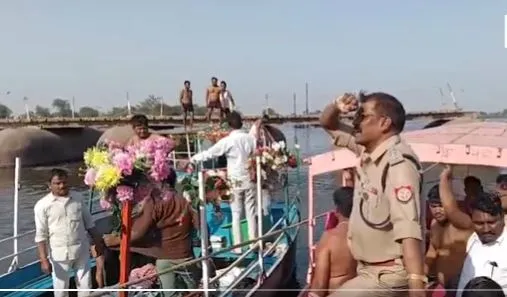 6 missing in the Yamuna River at Vrindavan after boat capsize

