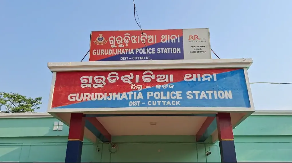 Hyva truck rams rod-laden vehicle in Athagarh, driver dies on spot