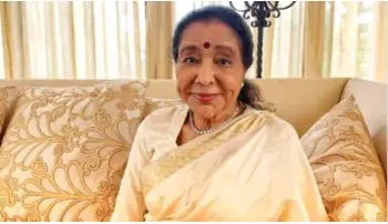 Ace Playback singer Asha Bhosle suffers from acute chest pain, hospitalized