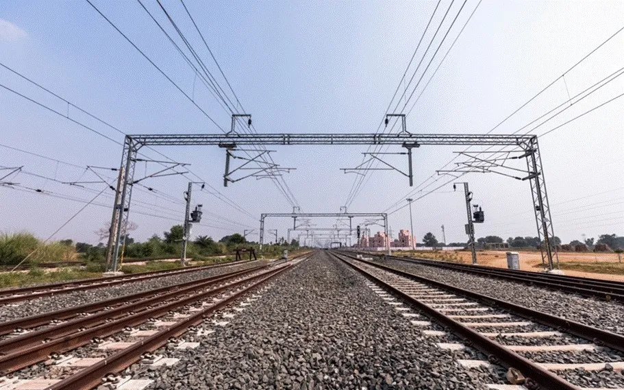 Railways clears 100 projects worth Rs 1.53 lakh crore in FY26
