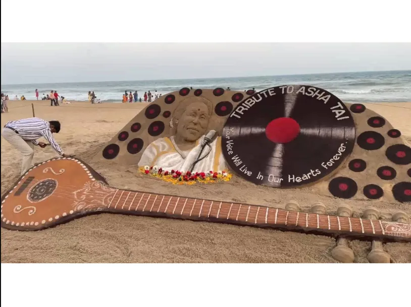 Sudarshan Pattnaik pays heartfelt tribute to Asha Bhosle through sand art