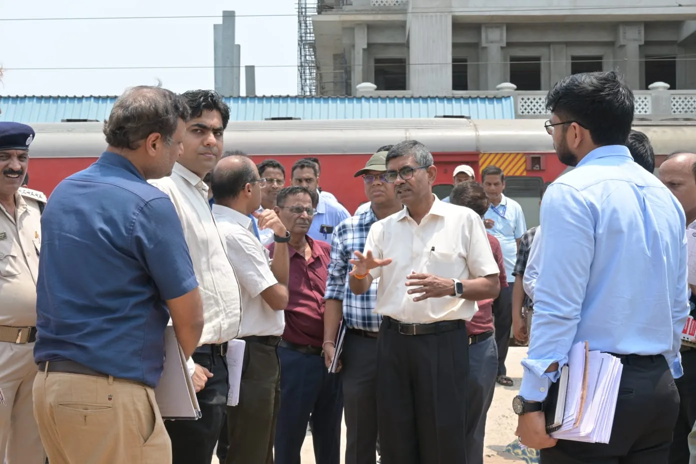 ECoR GM conducts inspection of Khurda Road–Puri section 