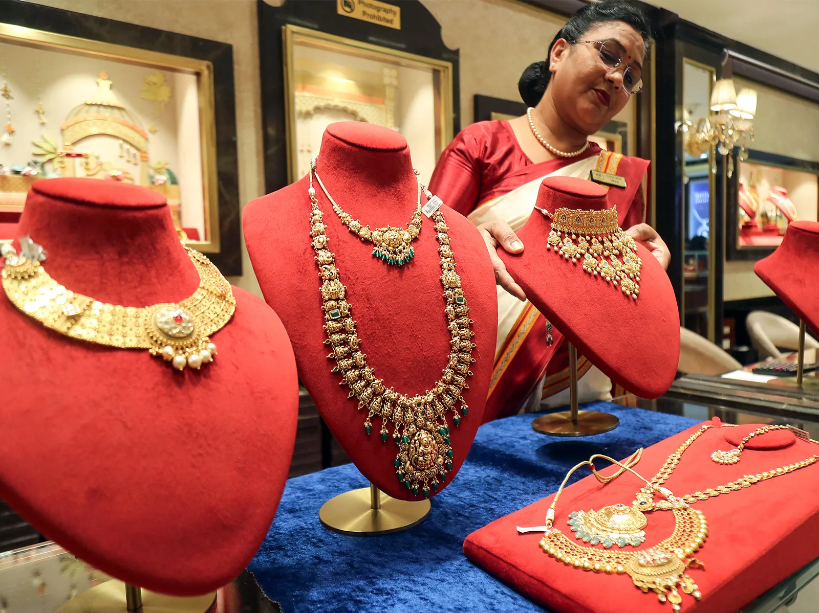 India's gem, jewellery exports decline in FY26 amid tariff pressures