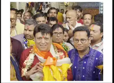Govinda offers prayers at Jagannath Temple