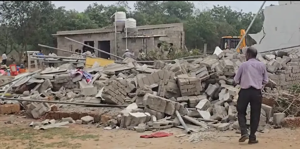 Massive Eviction Drive in Bhubaneswar: LPG Cylinders Seized During BDA Crackdown in Shyampur